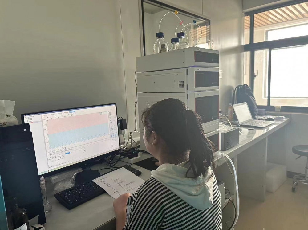 河南洛陽某知名制藥企業(yè)-全自動(dòng)高效液相色譜儀（Aps80一10系列）